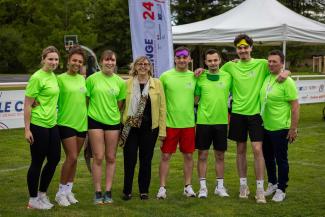 Etudiants avec la ministre de l'Enseignement sup.