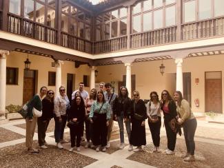 Photo des étudiants dans le centre municipal d’aide aux personnes toxicomanes d’Alcala de Henares
